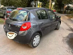 Utilizat 2006 Renault Clio II Hatchback | 1.800 EUR (Preț bun)