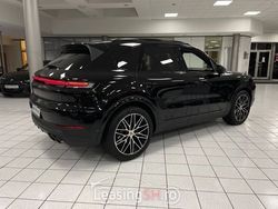 Negru Utilizat 2023 Porsche Cayenne SUV | 134.470 EUR
