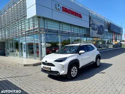 Culoarealb Utilizat 2024 Toyota Yaris Cross Active SUV | 21.490 EUR (Preț OK)