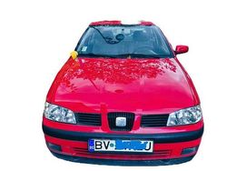 Culoarerosu Utilizat 2000 Seat Ibiza Break | 490 EUR