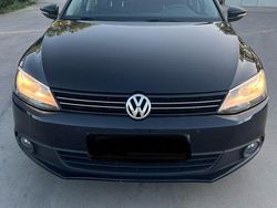Culoarenegru Utilizat 2011 VW Jetta Life Berlinǎ | 4.200 EUR (Preț bun)