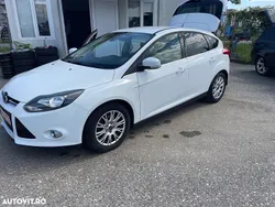 Alb Utilizat 2012 Ford Focus Titanium Hatchback | 5.490 EUR (Preț OK)