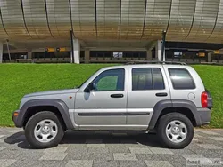 Gri Utilizat 2002 Jeep Cherokee Sport SUV | 4.900 EUR