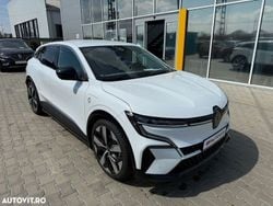 Alb Utilizat 2023 Renault Mégane Techno SUV | 28.980 EUR (Scump)