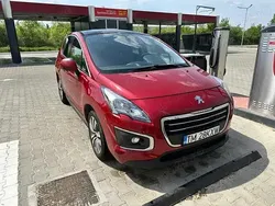 Rosu Utilizat 2014 Peugeot 3008 Monovolum | 5.500 EUR (Preț OK)