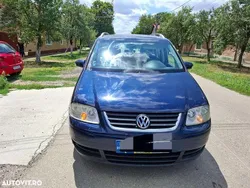 Albastru Utilizat 2005 VW Touran Trendline Monovolum | 1.600 EUR (Super Preț)