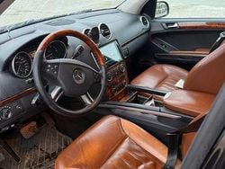 Culoarenegru Utilizat 2007 Mercedes ML320 SUV | 6.750 EUR (Scump)