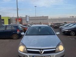 Culoarenegru Utilizat 2006 Opel Astra Elegance Berlinǎ | 799 EUR (Super Preț)