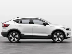 ["crystal white"] Utilizat 2023 Volvo C40 SUV | 60.384 EUR