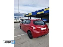 Rosu Utilizat 2015 Peugeot 208 Hatchback | 4.500 EUR (Preț OK)