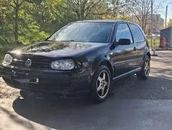 Negru Utilizat 2001 VW Golf IV Hatchback | 1.099 EUR (Super Preț)