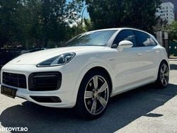 Culoarealb Utilizat 2023 Porsche Cayenne SUV | 89.250 EUR (Preț OK)