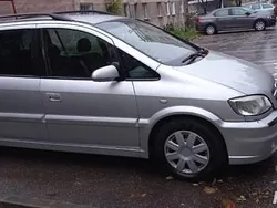 Utilizat 2005 Opel Zafira Monovolum | 1.600 EUR