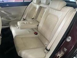 Rosu Utilizat 2015 VW Passat Highline Berlinǎ | 14.000 EUR (Scump)