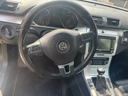 Gri Utilizat 2010 VW Passat Berlinǎ | 2.400 EUR (Super Preț)
