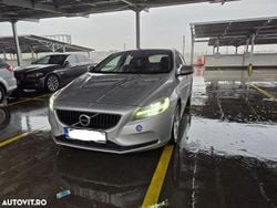 Culoareargint Utilizat 2017 Volvo V40 Momentum Hatchback | 9.000 EUR (Preț bun)