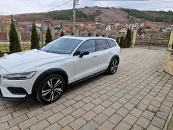 Utilizat 2019 Volvo V60 CC Break | 27.500 EUR