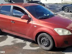 Rosu Utilizat 2008 Kia Ceed Best Hatchback | 1.500 EUR (Super Preț)