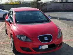 Rosu Utilizat 2006 Seat Leon Hatchback | 2.150 EUR (Preț bun)