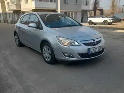 Utilizat 2010 Opel Astra Hatchback | 4.399 EUR (Puțin scump)