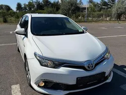 Culoarealb Utilizat 2016 Toyota Auris Hybrid Luna Berlinǎ | 10.999 EUR