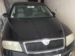 Culoarenegru Utilizat 2007 Skoda Superb Hatchback | 3.300 EUR