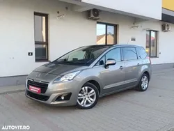 Gri Utilizat 2015 Peugeot 5008 Monovolum | 6.990 EUR (Super Preț)