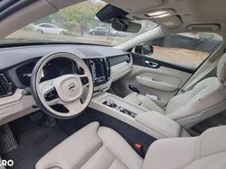 Culoarenegru Utilizat 2022 Volvo XC60 Inscription SUV | 39.000 EUR (Puțin scump)