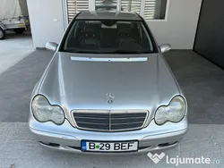 Utilizat 2004 Mercedes C200 Classic Berlinǎ | 3.990 EUR (Puțin scump)