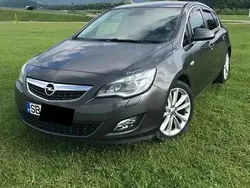 Gri Utilizat 2010 Opel Astra Hatchback | 6.990 EUR