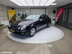 Culoarealbastru Utilizat 2005 Mercedes E220 Avantgarde Berlinǎ | 9.850 EUR (Scump)