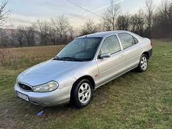 Utilizat 1999 Ford Mondeo Ghia Berlinǎ | 750 EUR