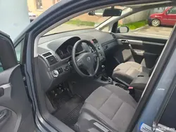 Utilizat 2004 VW Touran Monovolum | 2.600 EUR (Puțin scump)