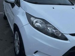 Alb Utilizat 2009 Ford Fiesta Berlinǎ | 3.150 EUR (Preț OK)