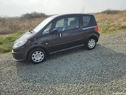Utilizat 2006 Peugeot 1007 Hatchback | 2.200 EUR