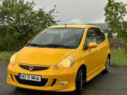 Galben Utilizat 2005 Honda Jazz Hatchback | 1.550 EUR