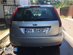 Argintiu Utilizat 2004 Ford Fiesta Hatchback | 1.650 EUR (Preț OK)