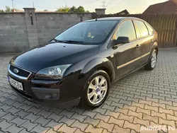 Negru Utilizat 2005 Ford Focus Hatchback | 1.730 EUR (Preț OK)
