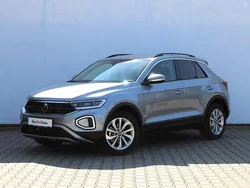 Gri mediu normal Nouă 2025 VW T-Roc Life SUV | 24.710 EUR (Puțin scump)