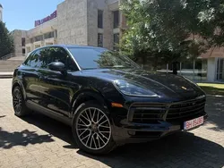 Negru Utilizat 2021 Porsche Cayenne SUV | 56.000 EUR (Preț bun)
