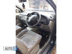 Verde Utilizat 2002 Renault Scénic Monovolum | 1.500 EUR