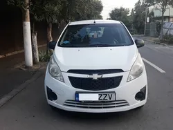 Alb Utilizat 2012 Chevrolet Spark Hatchback | 2.950 EUR (Preț bun)