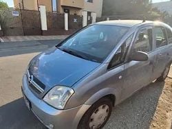 Utilizat 2004 Opel Meriva Monovolum | 1.000 EUR (Preț bun)