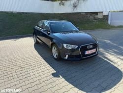 Culoarealbastru Utilizat 2020 Audi A3 Berlinǎ | 15.950 EUR (Super Preț)