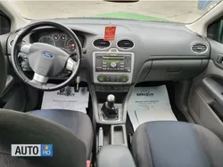 Argintiu Utilizat 2005 Ford Focus Berlinǎ | 2.499 EUR (Puțin scump)