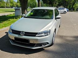 Argintiu Utilizat 2012 VW Jetta Berlinǎ | 8.299 EUR (Puțin scump)
