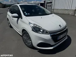Alb Utilizat 2018 Peugeot 208 Active Hatchback | 5.980 EUR (Preț bun)