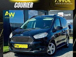 Negru Utilizat 2015 Ford Tourneo Courier Trend Monovolum | 7.990 EUR