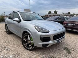 Argint Utilizat 2018 Porsche Cayenne Platinum Edition SUV | 28.900 EUR (Super Preț)
