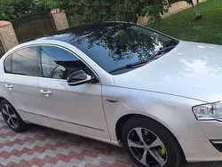 Alb Utilizat 2006 VW Passat Comfortline Berlinǎ | 3.900 EUR (Scump)